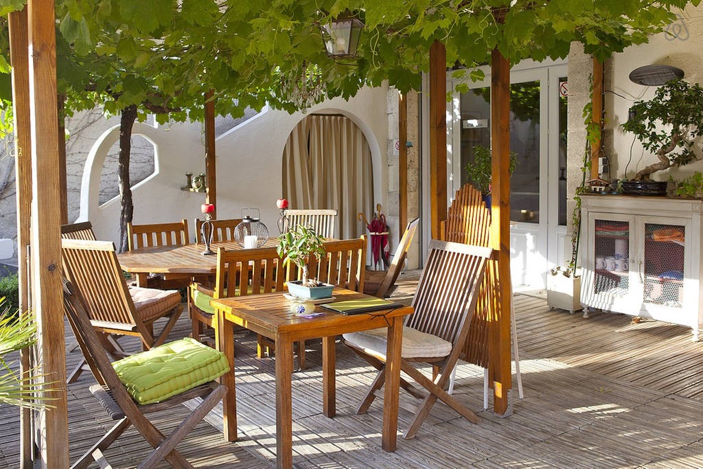 Terrasse couverte vigne